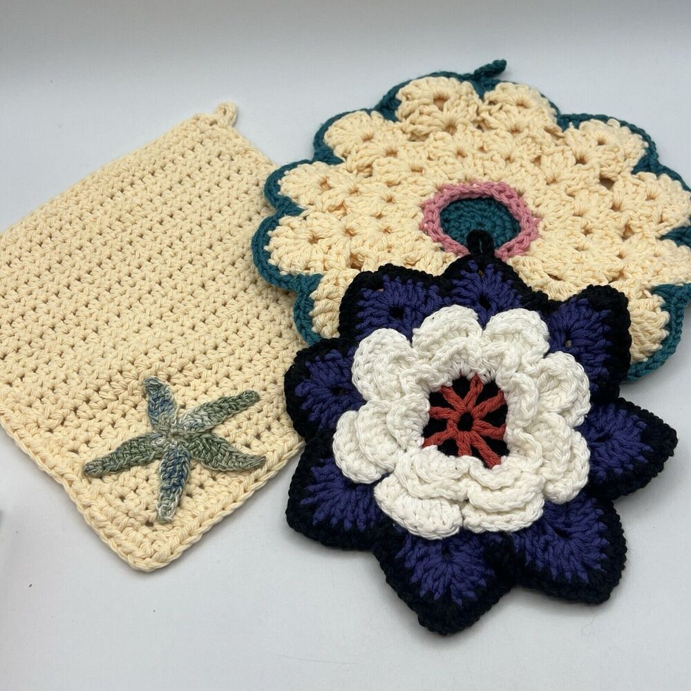Set 3 Knitted Potholders Pot Holders Trivets Grannycore Country Flower Satrfish
